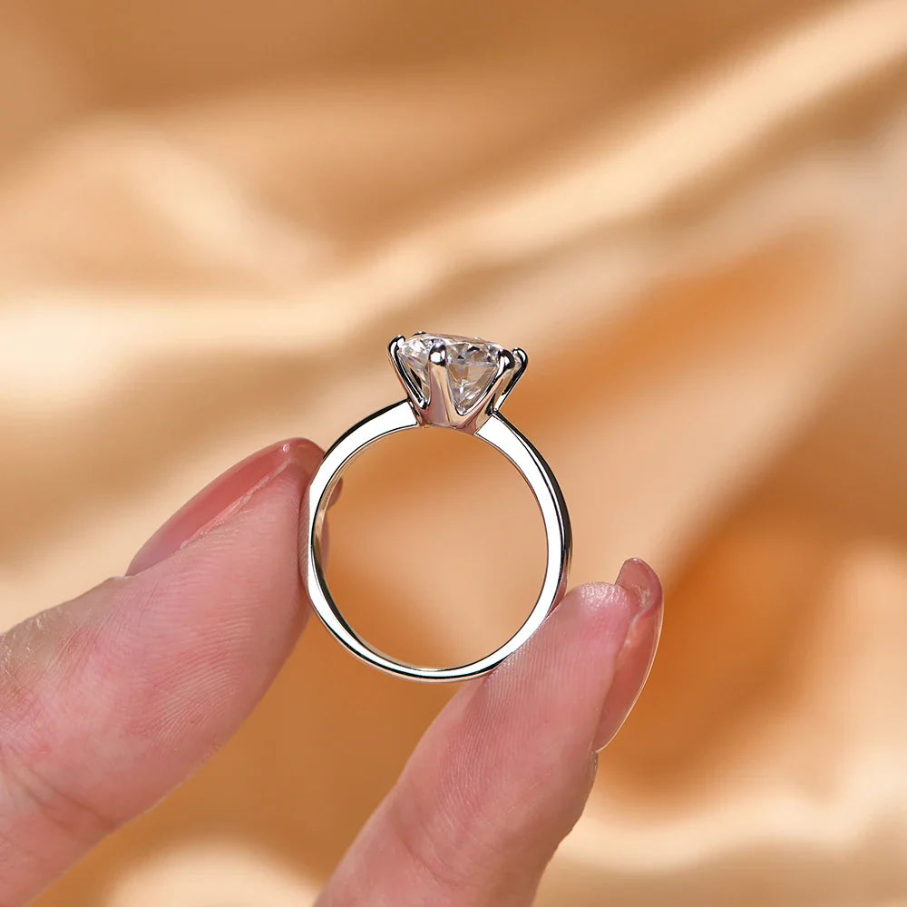 VVS1 D Color Brilliant Cut Moissanite Engagement Ring