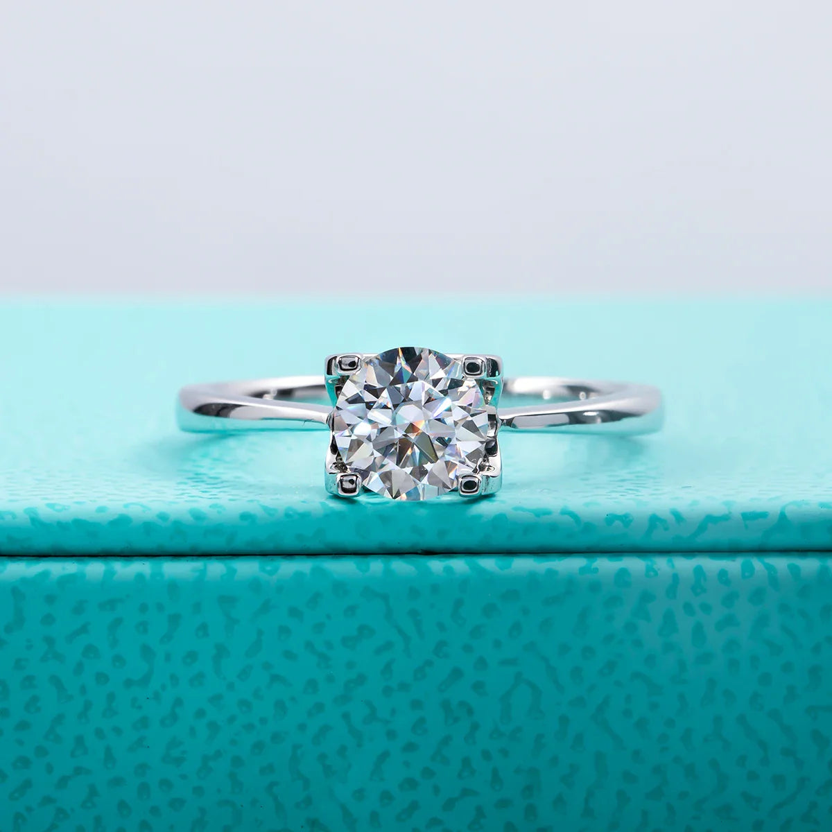 1 Carat Round Cut Moissanite Engagement Ring